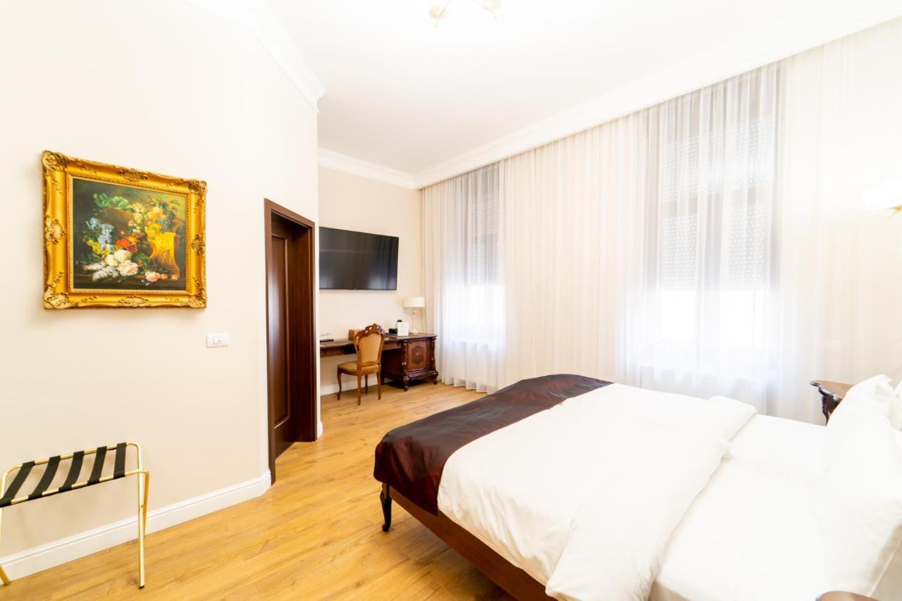 Picasso Boutique Hotel Arad Exterior foto